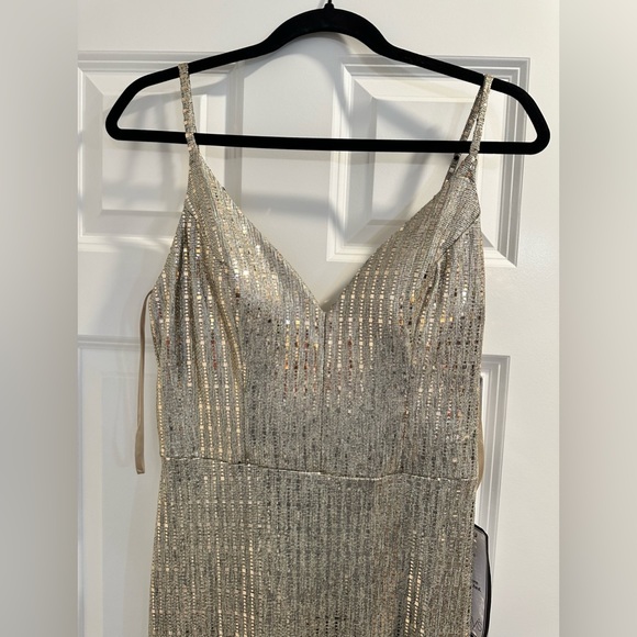 Macy’s Long Social Gown by City Studios - Picture 2 of 9